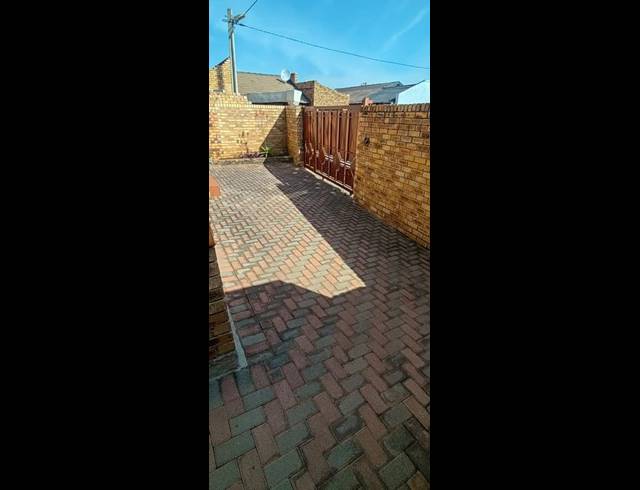 3 BEDROOM HOUSE FOR SALE IN KLIPSPRUIT